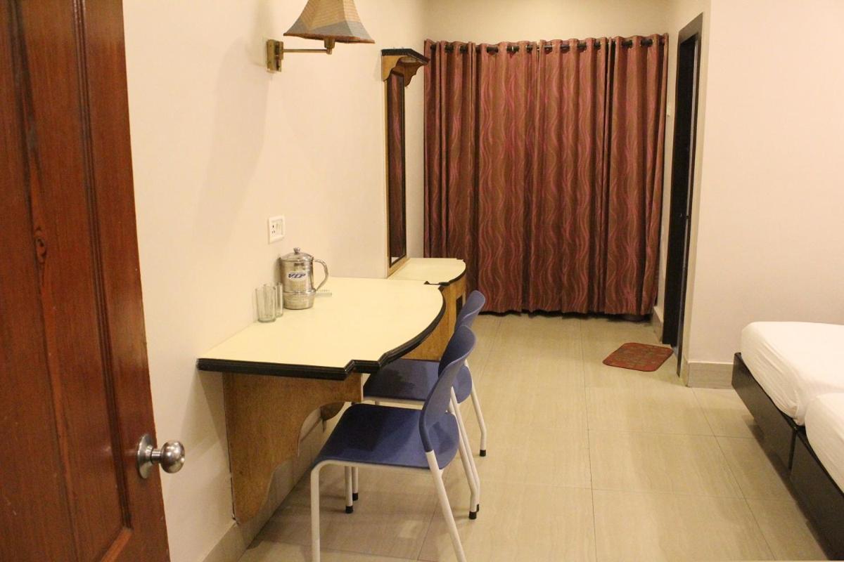 Hotel Priya Bhubaneswar Extérieur photo